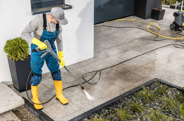 Garage Pressure Washing in Bannockburn, IL
